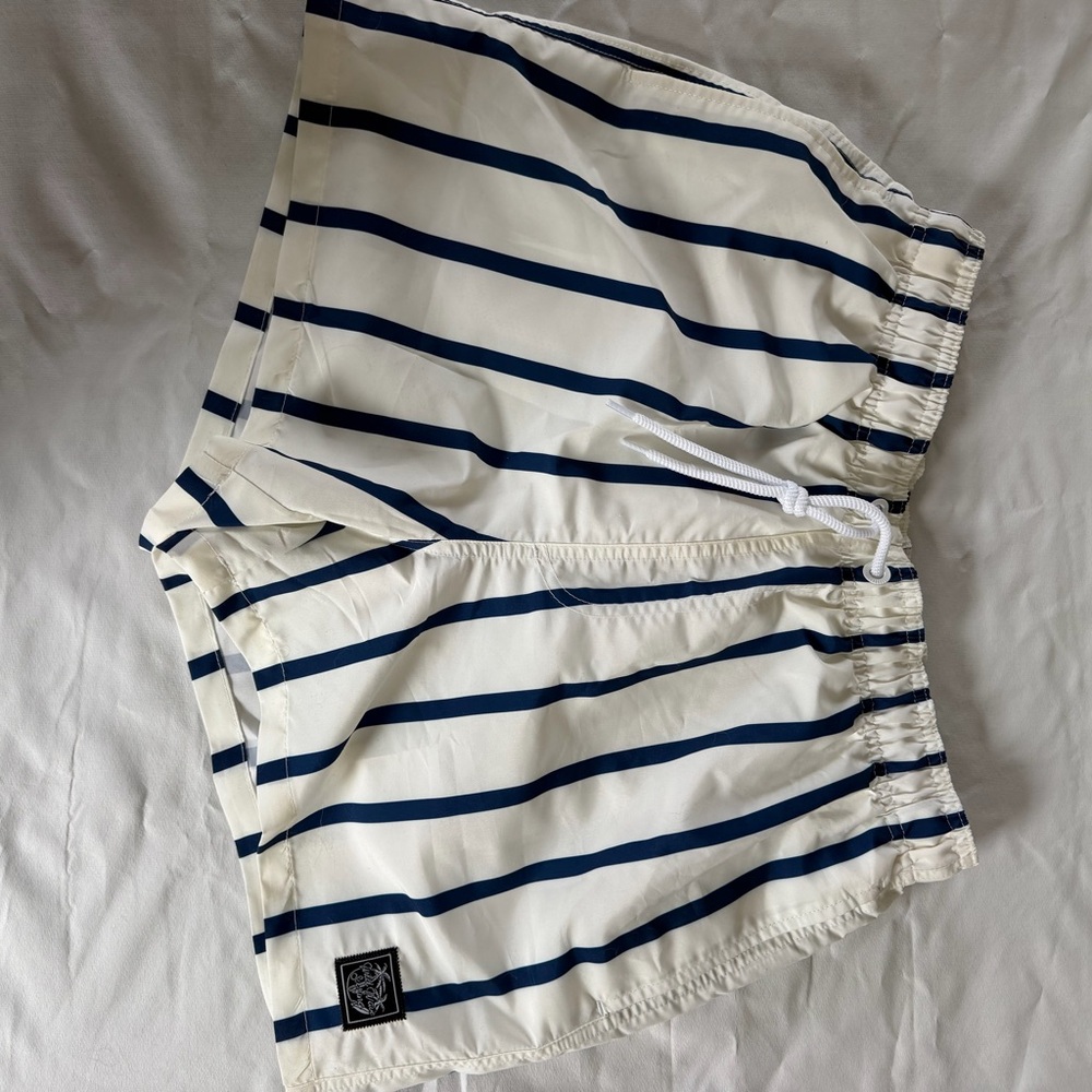 Men’s swim trunks
